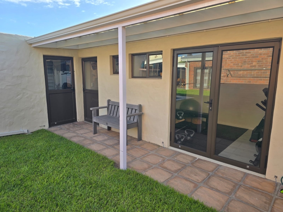 4 Bedroom Property for Sale in Kirstenhof Western Cape